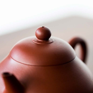pear-chaozhou-da-hong-pao-clay-teapot-4