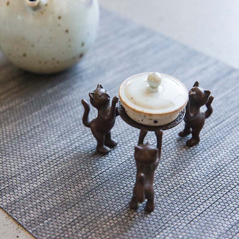 3 meows copper teapot lid holder 3 | BITTERLEAF TEAS