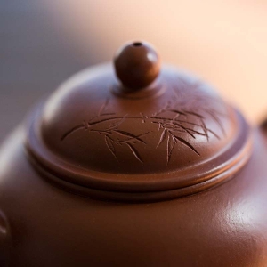 bamboo-engraved-shuiping-yixing-zisha-teapot-6