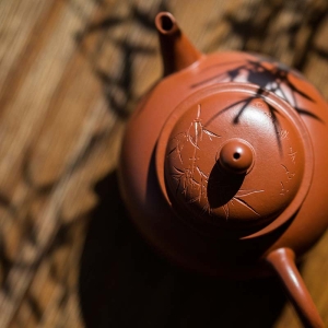 bamboo-engraved-shuiping-yixing-zisha-teapot-7