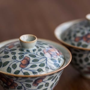 secret-garden-handpainted-qinghua-gaiwan-3