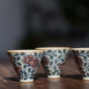 Secret Garden Qinghua Hand Painted Teacup
