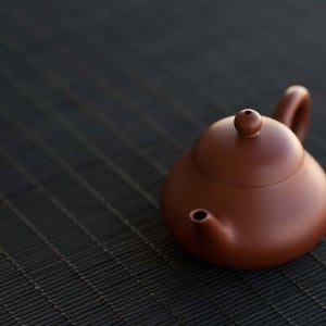 chaozhou-clay-da-hong-pao-pear-teapot-2-6