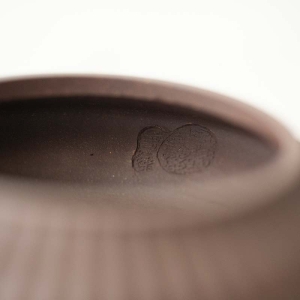 bian-sculpted-yixing-zisha-teapot-11