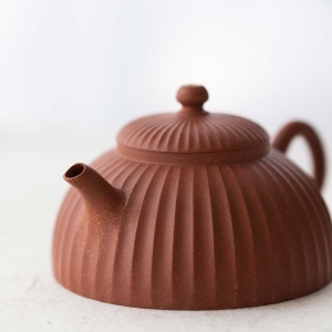 half-moon-sculpted-jiangponi-yixing-zisha-teapot-6