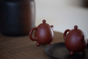 chazhou-dahongpao-clay-3-legged-dragon-egg-teapot-3