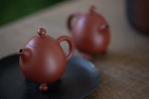 Chaozhou Clay 3 Legged Dragon Egg Teapot