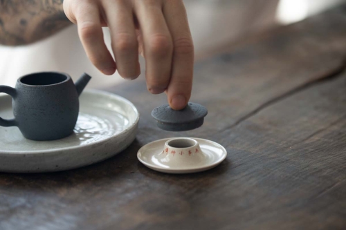 Lucid Double Sided Lid Holder