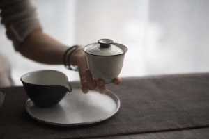 white-night-gaiwan-tall-2