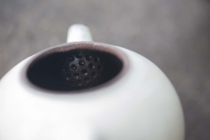 white-night-teapot-round-10