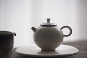 white-night-teapot-round-2
