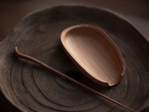 broad bamboo tea scoop 1 | BITTERLEAF TEAS