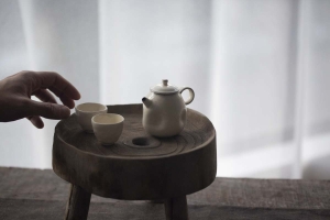 white-night-dimple-teapot-16