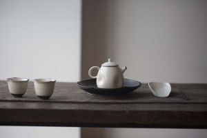 white-night-dimple-teapot-9