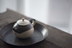 white-night-half-half-teapot-1