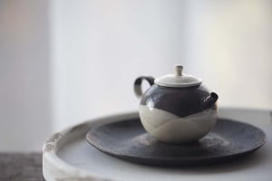 white-night-half-half-teapot-4