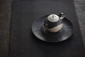 white-night-half-half-teapot-5