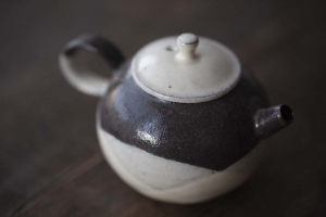 white-night-half-half-teapot-6