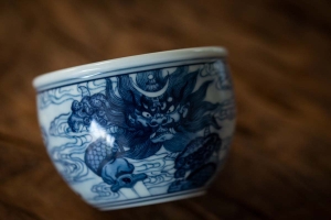 qinghua-handpainted-zhongkui-teacup-2