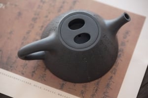 niugai-shipiao-yixing-zisha-teapot-10