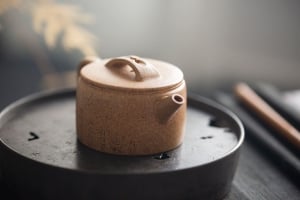 Hanwa Huangjin Duanni Yixing Zisha Teapot