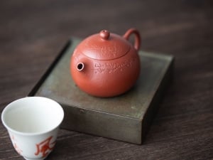 xiaomeihua xishi yixing zhuni clay teapot 13 | BITTERLEAF TEAS