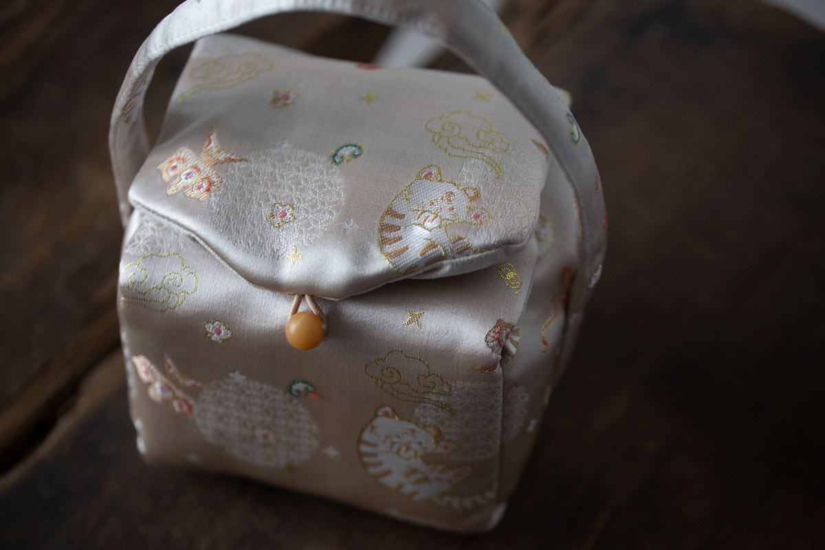 brocade teaware pouch lg 11 22 12 | BITTERLEAF TEAS