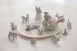 great-race-tea-pet-white-1