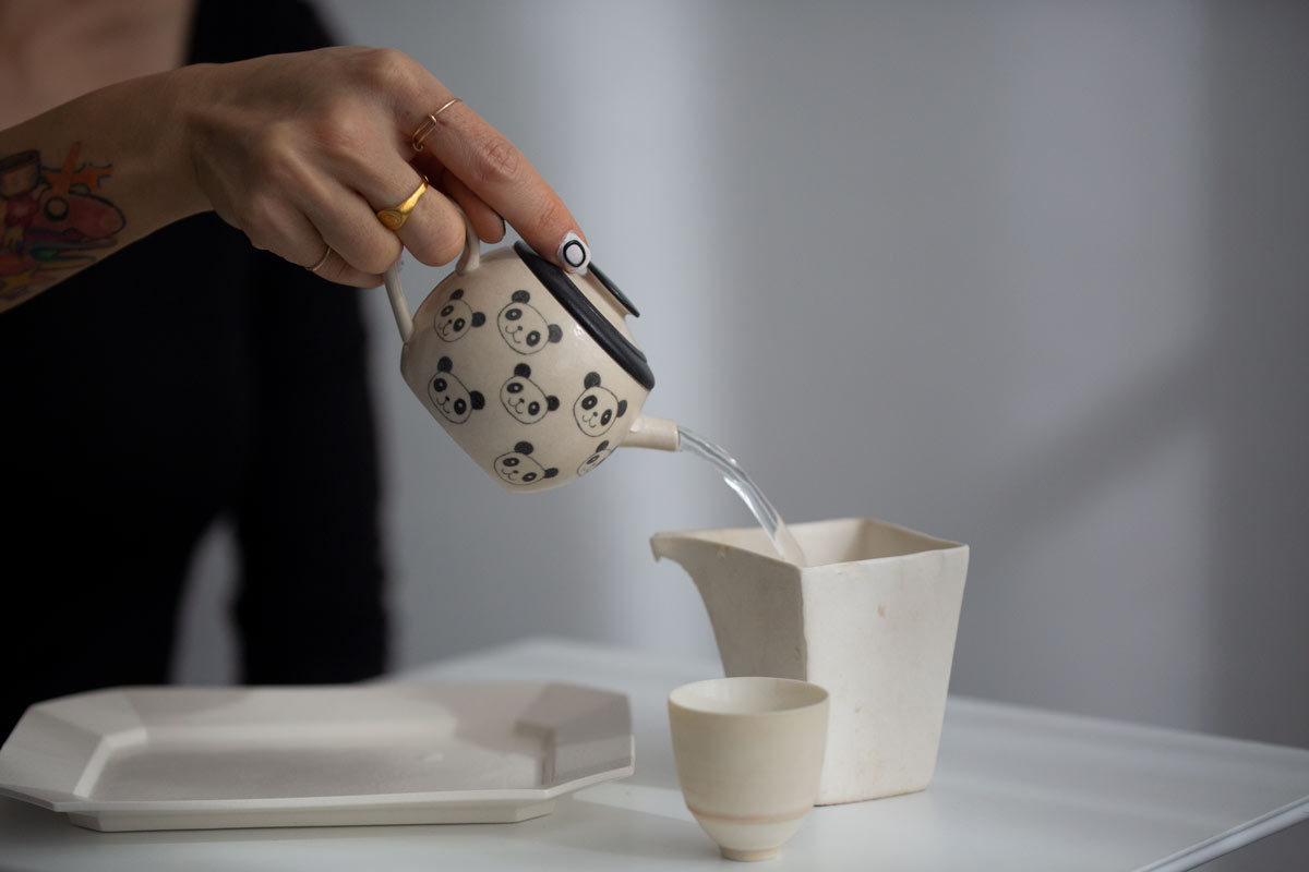 gs-panda-teapot-2-tone-lg-dot-8