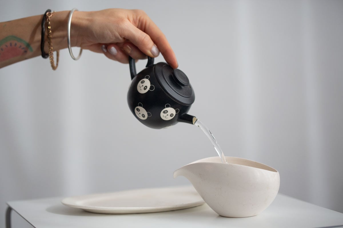 gs-panda-teapot-round-lg-dot-10
