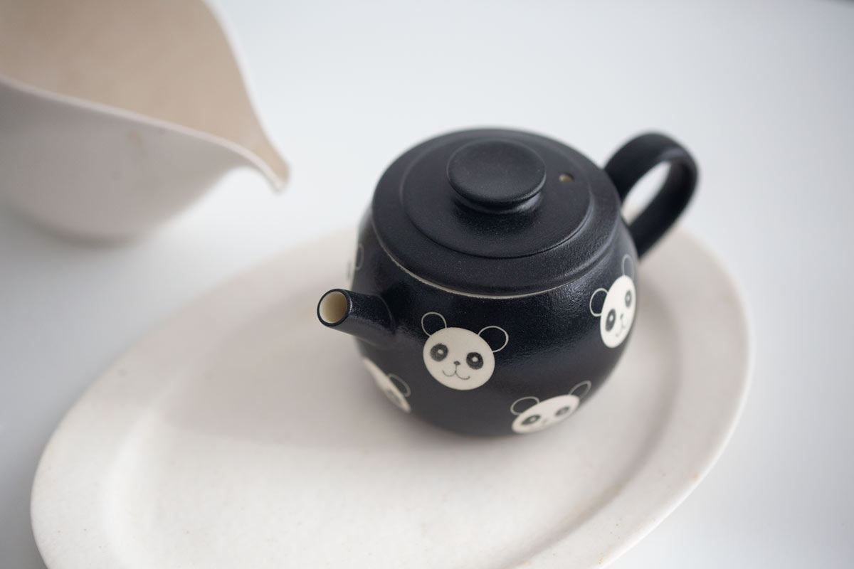 gs-panda-teapot-round-lg-dot-2