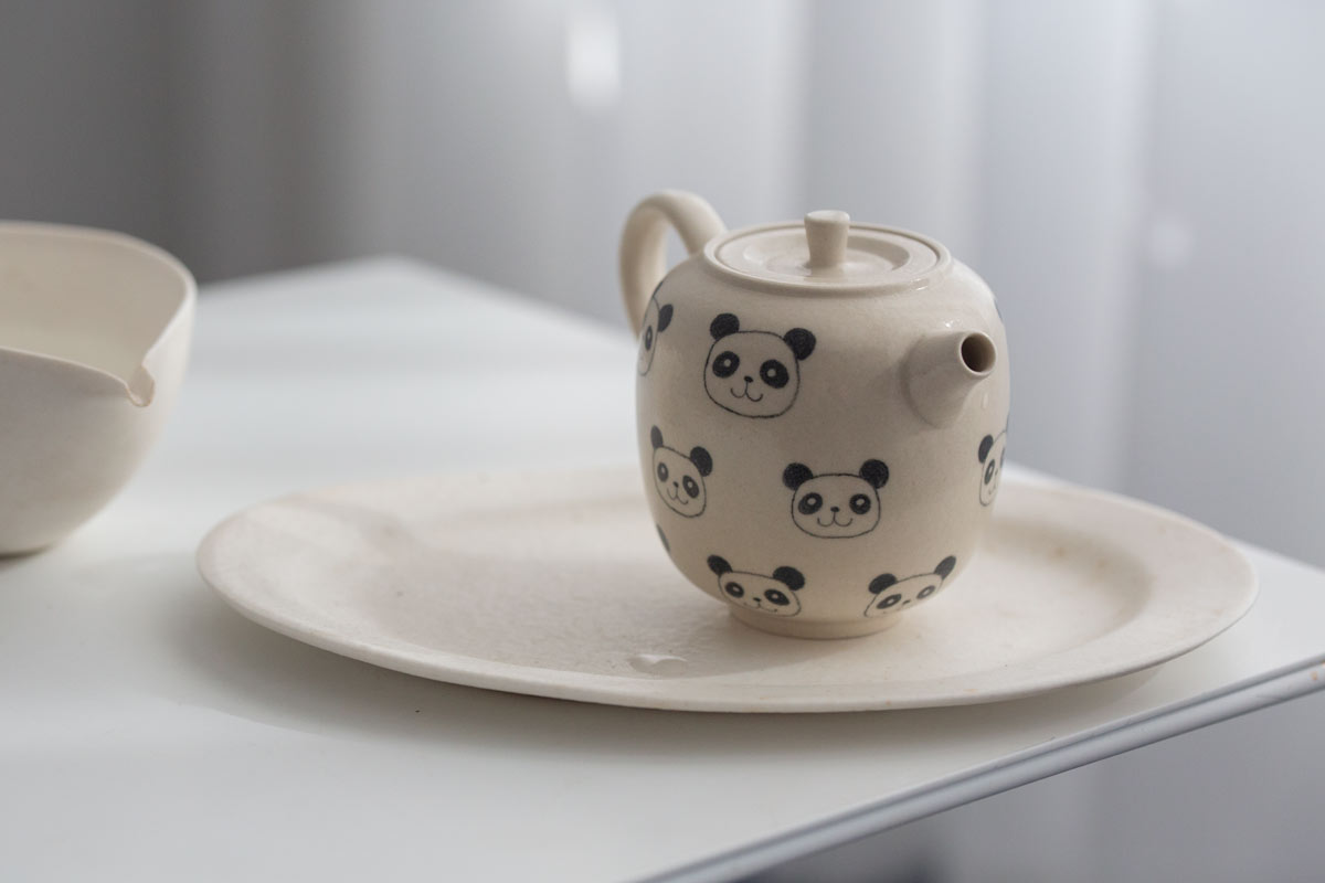 gs-panda-teapot-tall-white-lg-dot-10