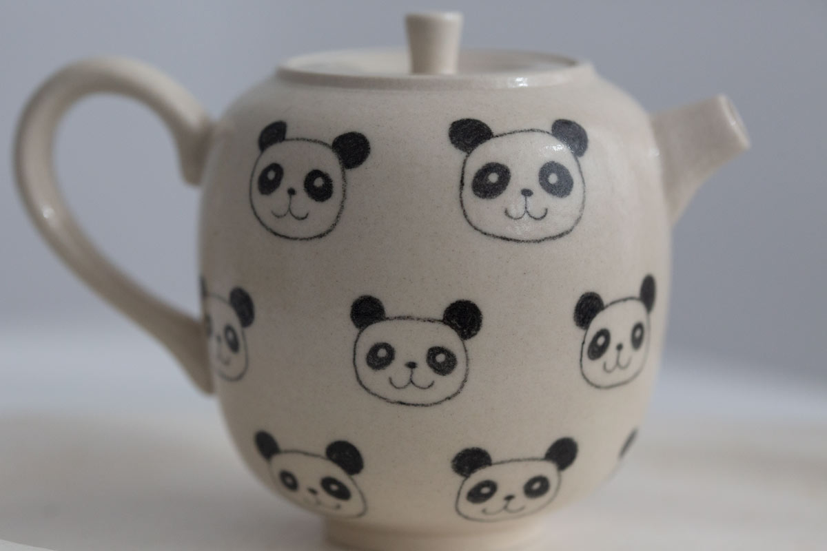 gs-panda-teapot-tall-white-lg-dot-4