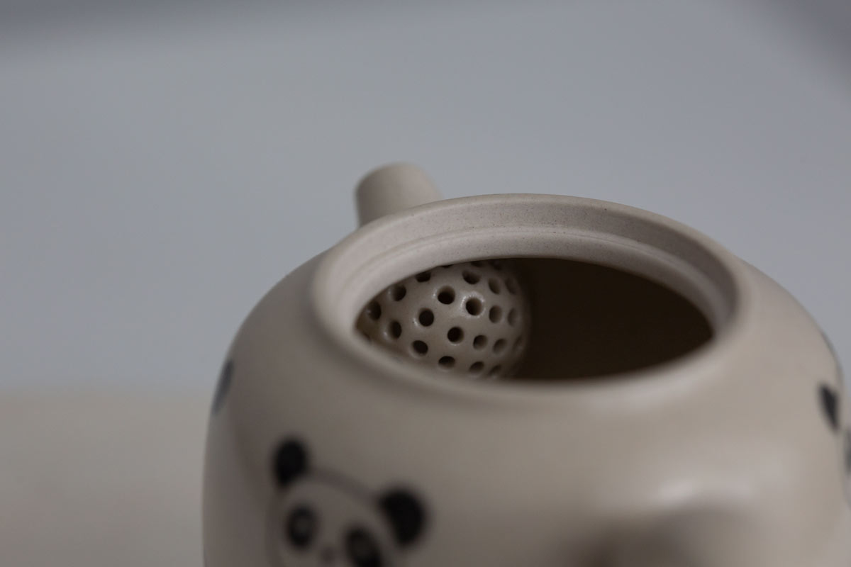 gs-panda-teapot-tall-white-lg-dot-5