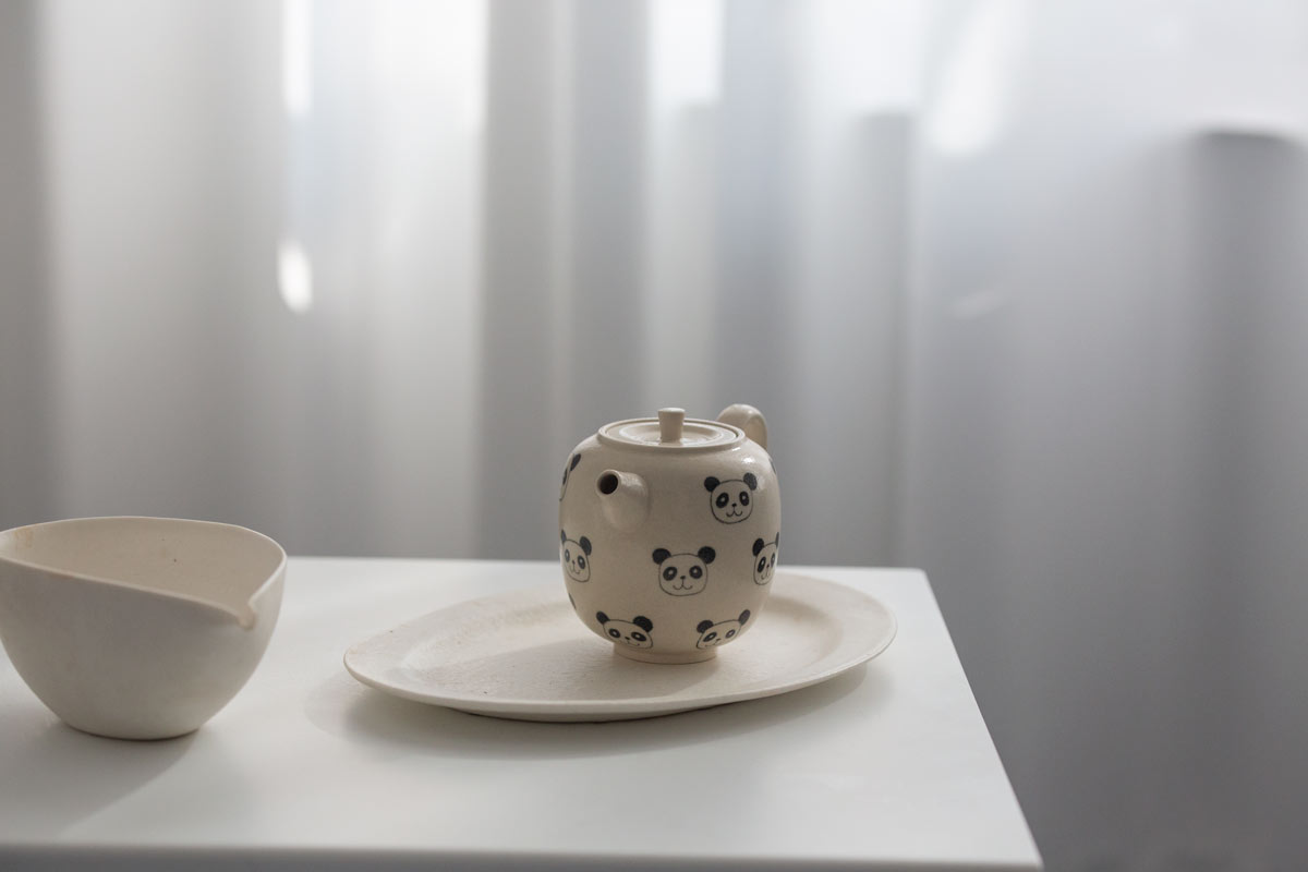 gs-panda-teapot-tall-white-lg-dot-6