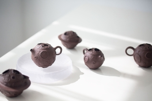 over-the-moon-yixing-zisha-teapot-3
