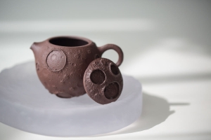 over-the-moon-yixing-zisha-teapot-6