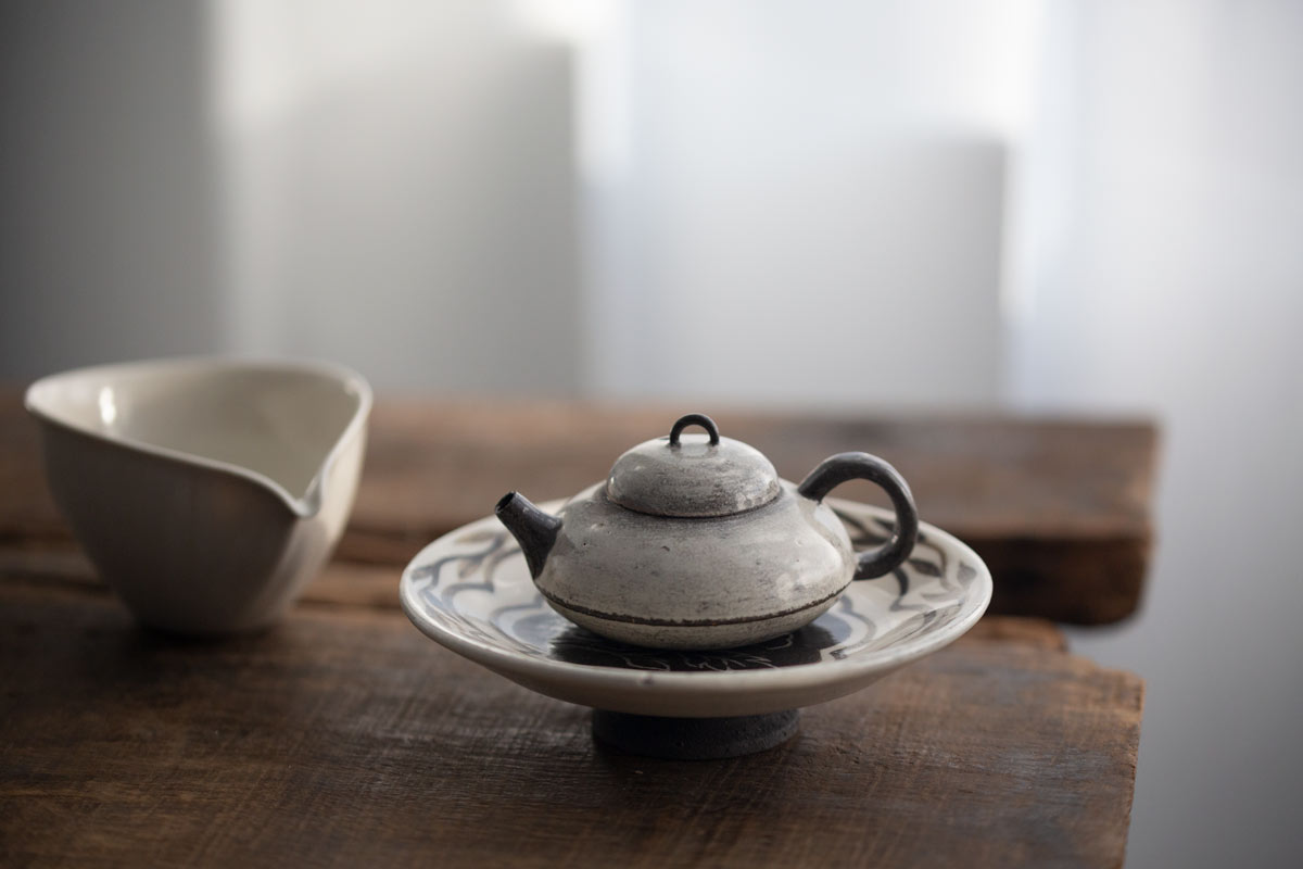 terra-white-teapot-5