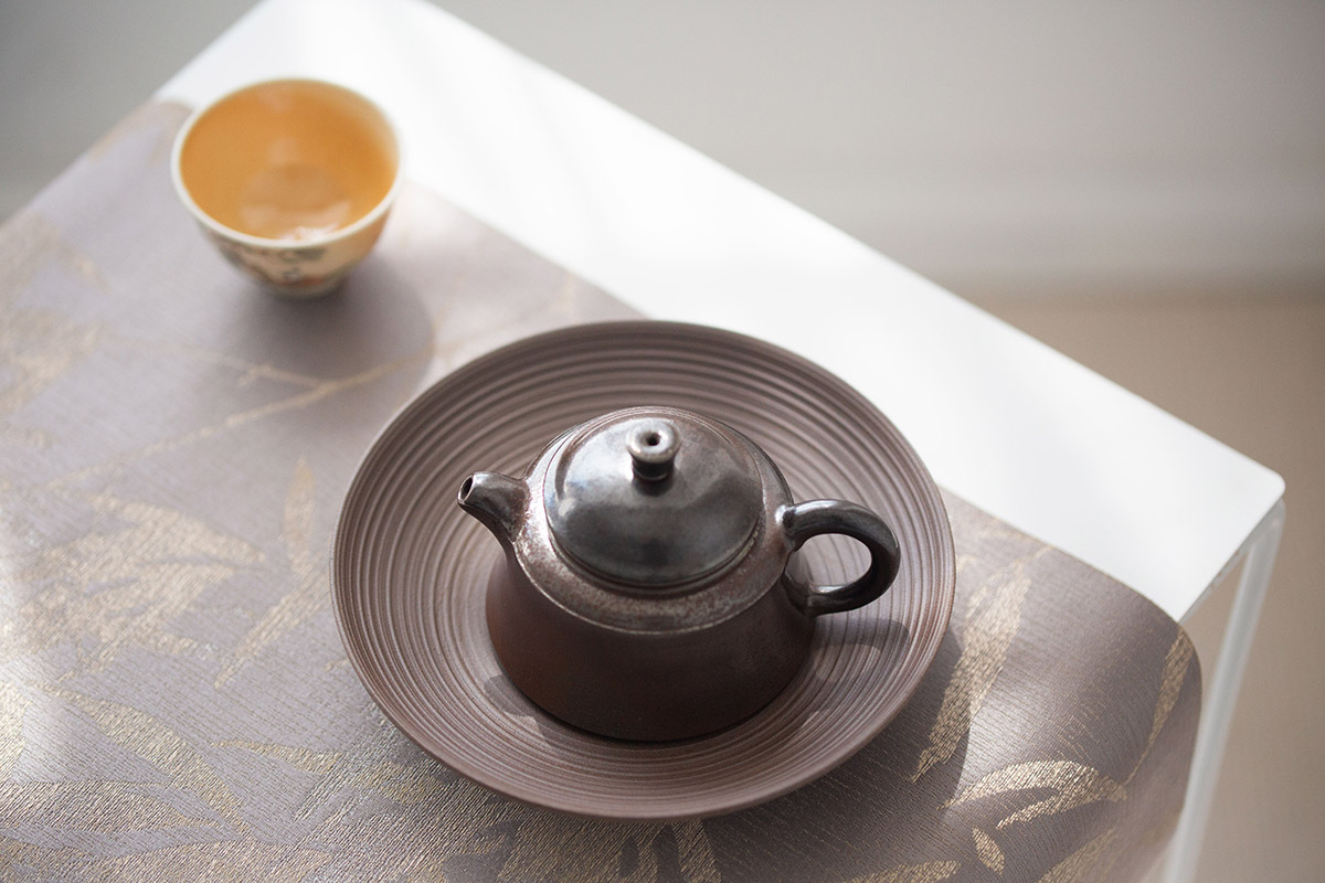 black-pearl-dezhong-wood-fired-jianshui-zitao-teapot-2