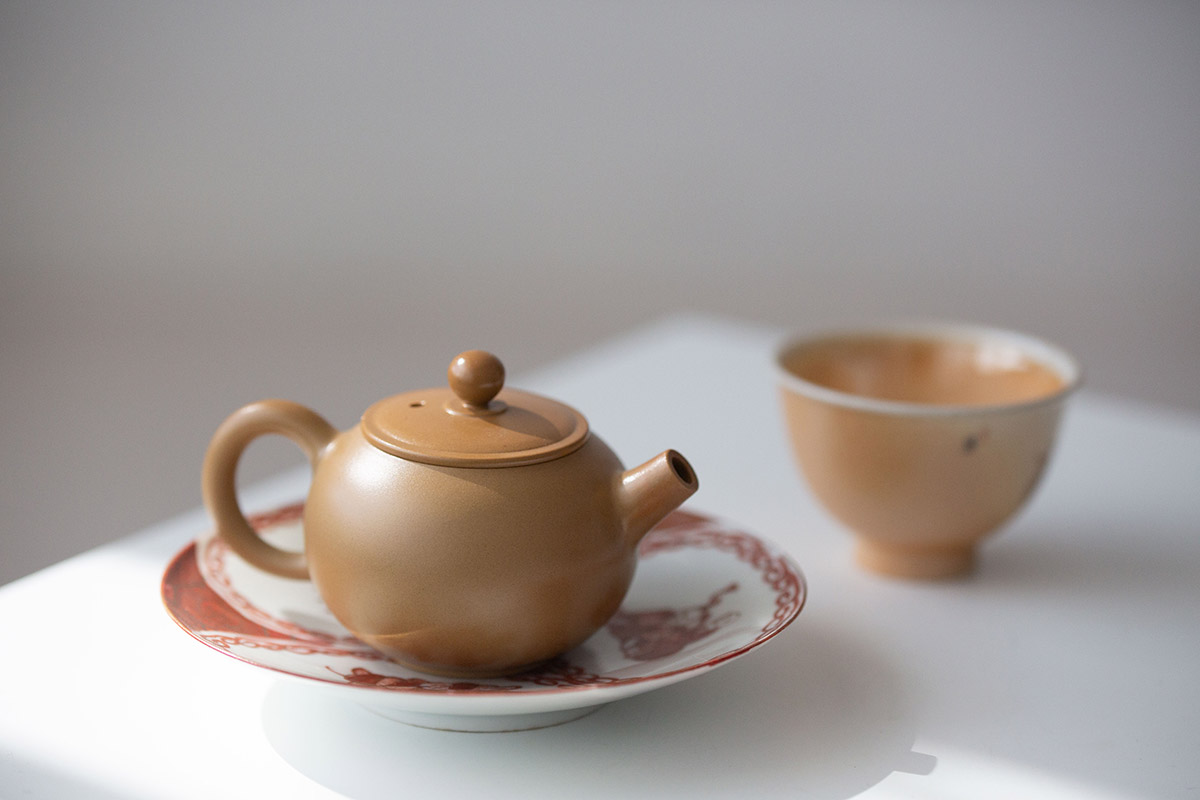 ivory-wood-fired-jianshui-zitao-teapot-qiu-1