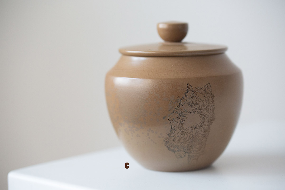 one-paw-up-wood-fired-jianshui-zitao-tea-jar-3