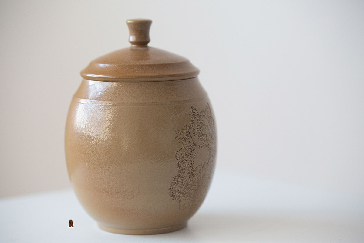 one-paw-up-wood-fired-jianshui-zitao-tea-jar-9