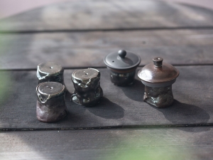 stump wood fired jianshui zitao lid holder 8 | BITTERLEAF TEAS