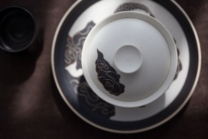 legend-gaiwan-dragon-1