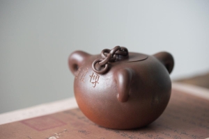 bo-lang-chui-yixing-zini-teapot-2