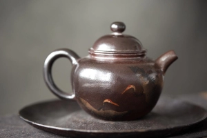 black-pearl-wood-fired-jianshui-zitao-teapot-crane-2