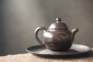 black-pearl-wood-fired-jianshui-zitao-teapot-crane-3