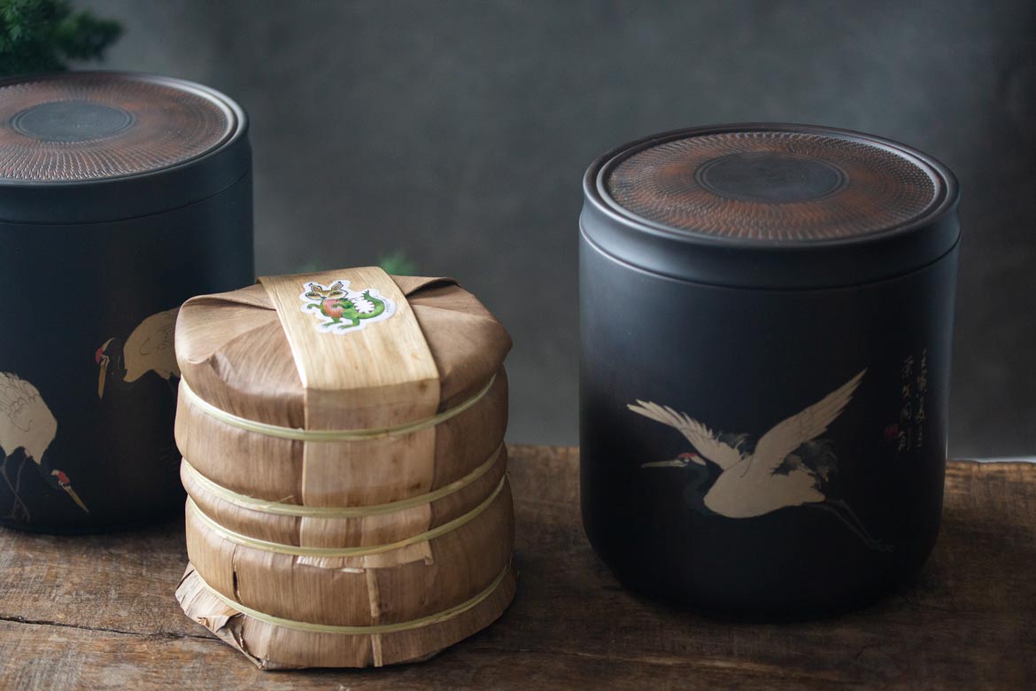 grace-black-jianshui-zitao-tea-jar-2-3