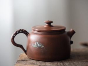 natural habitat jianshui zitao teapot cricket 3 | BITTERLEAF TEAS