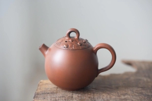 natural-habitat-jianshui-zitao-teapot-lotus-5